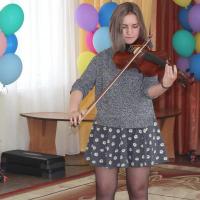 Выступление выпускников разных лет