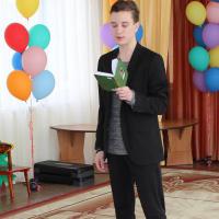 Выступление выпускников разных лет